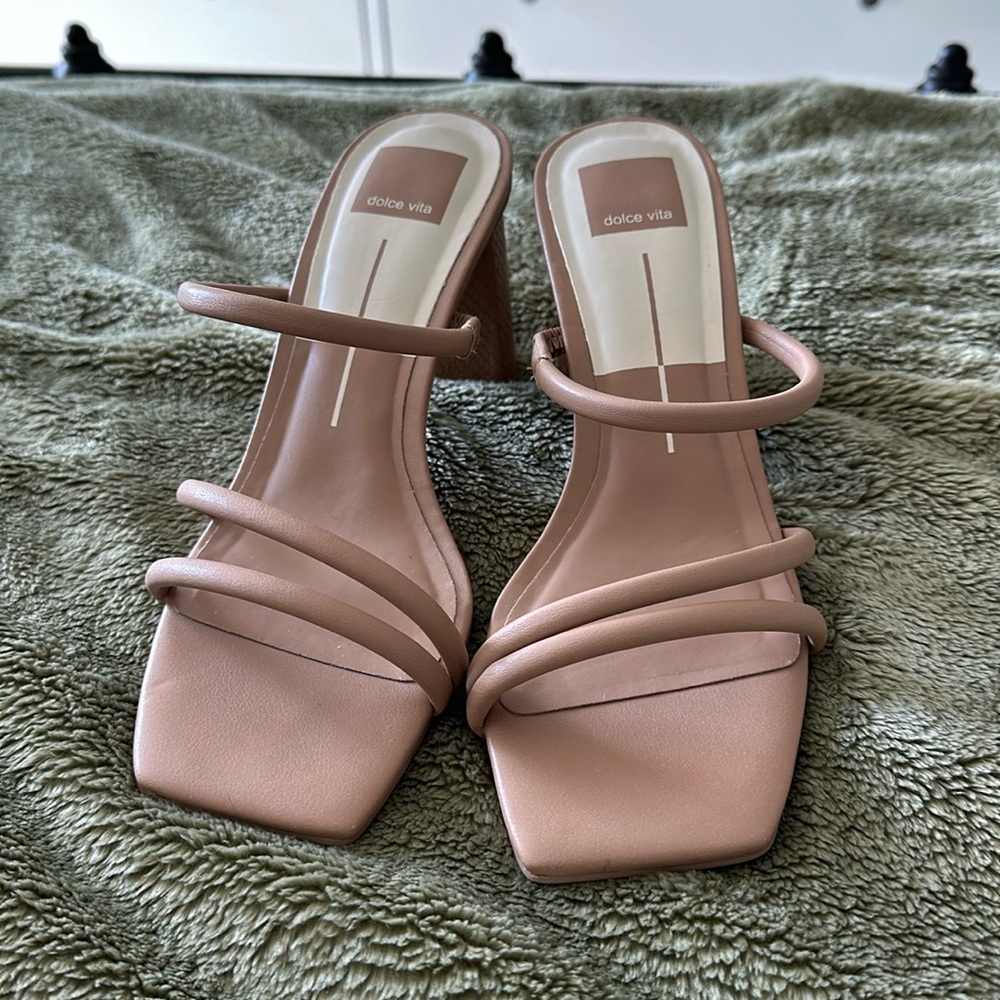 Dolce Vita heel